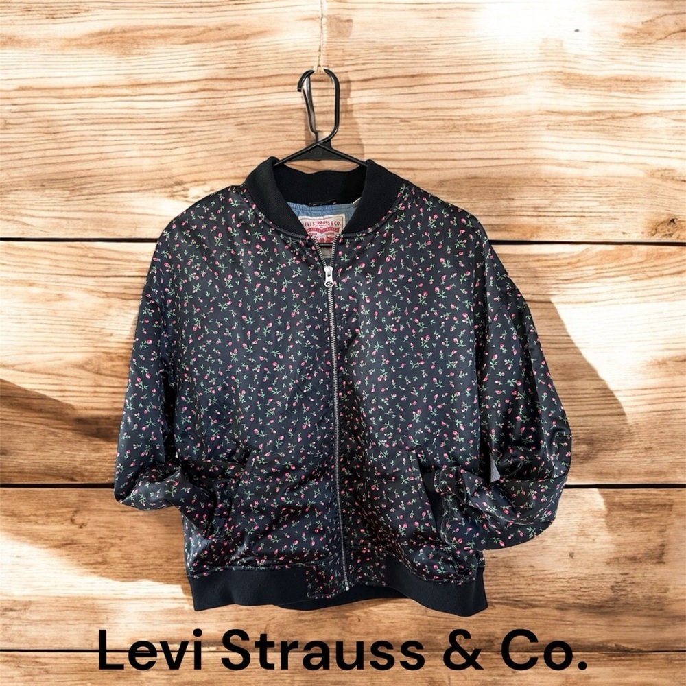 🌺🥮Levi's Black Jacket with Floral Accents